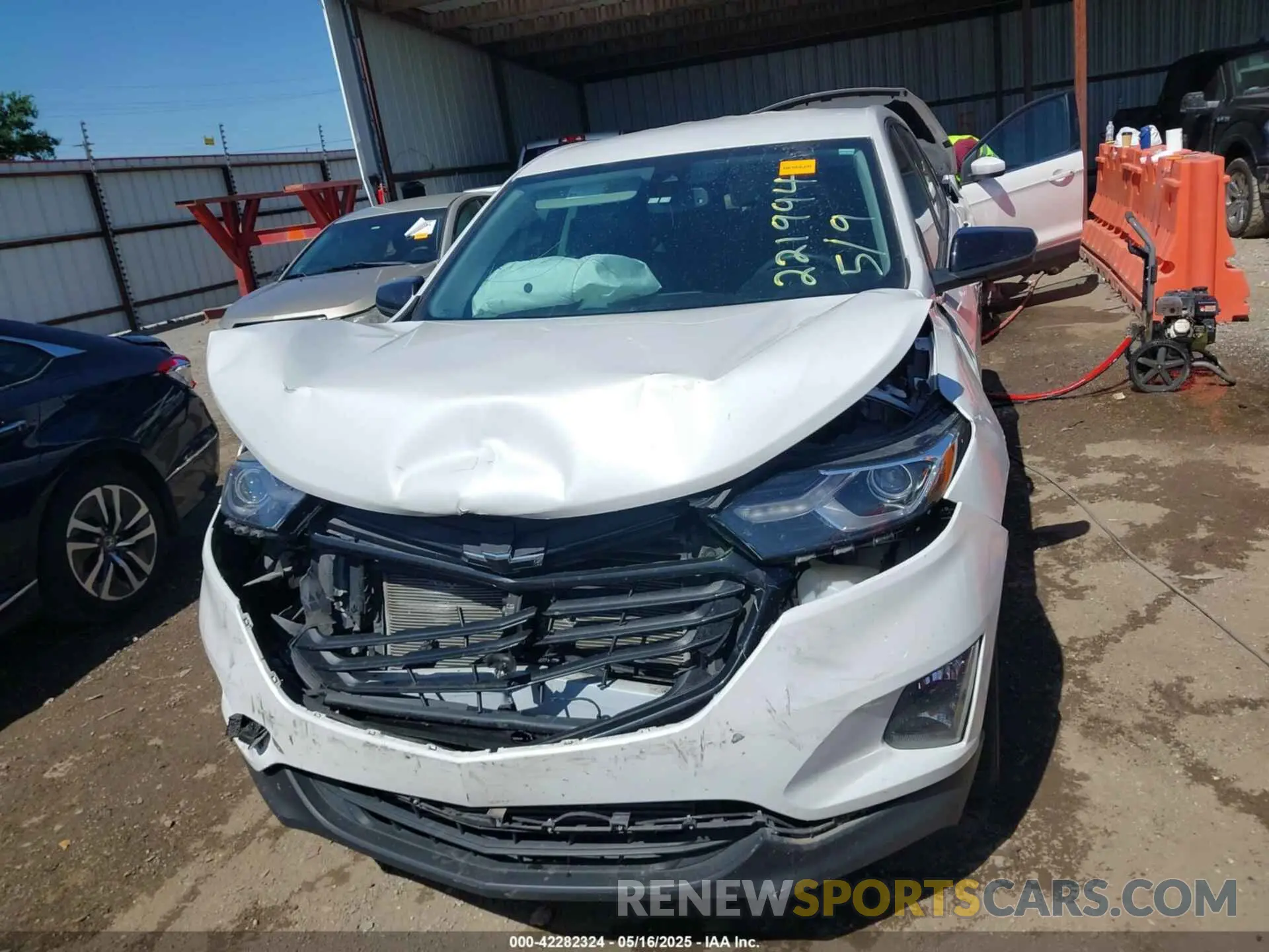 13 Photograph of a damaged car 3GNAXKEV5LS736582 CHEVROLET EQUINOX 2020
