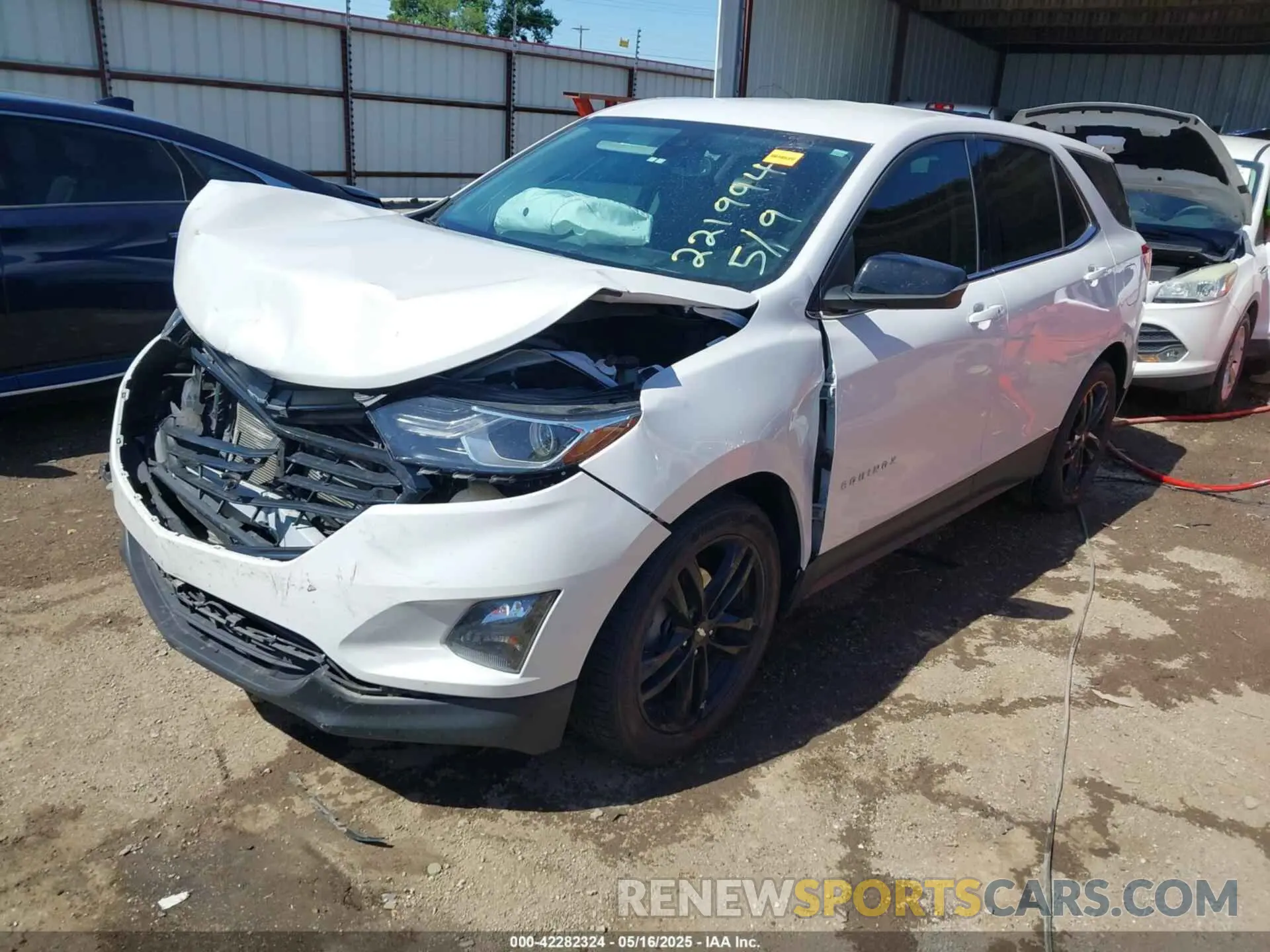 2 Photograph of a damaged car 3GNAXKEV5LS736582 CHEVROLET EQUINOX 2020