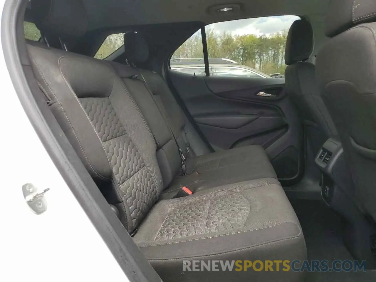 11 Photograph of a damaged car 3GNAXKEV6LL157157 CHEVROLET EQUINOX 2020