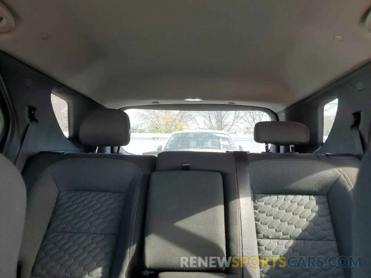 10 Photograph of a damaged car 3GNAXKEV6LL320793 CHEVROLET EQUINOX 2020
