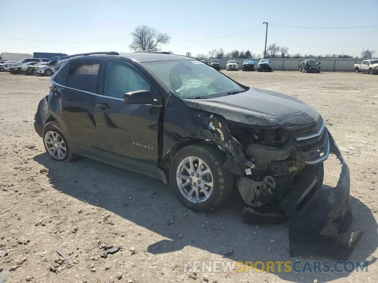 4 Photograph of a damaged car 3GNAXKEV6LL325167 CHEVROLET EQUINOX 2020
