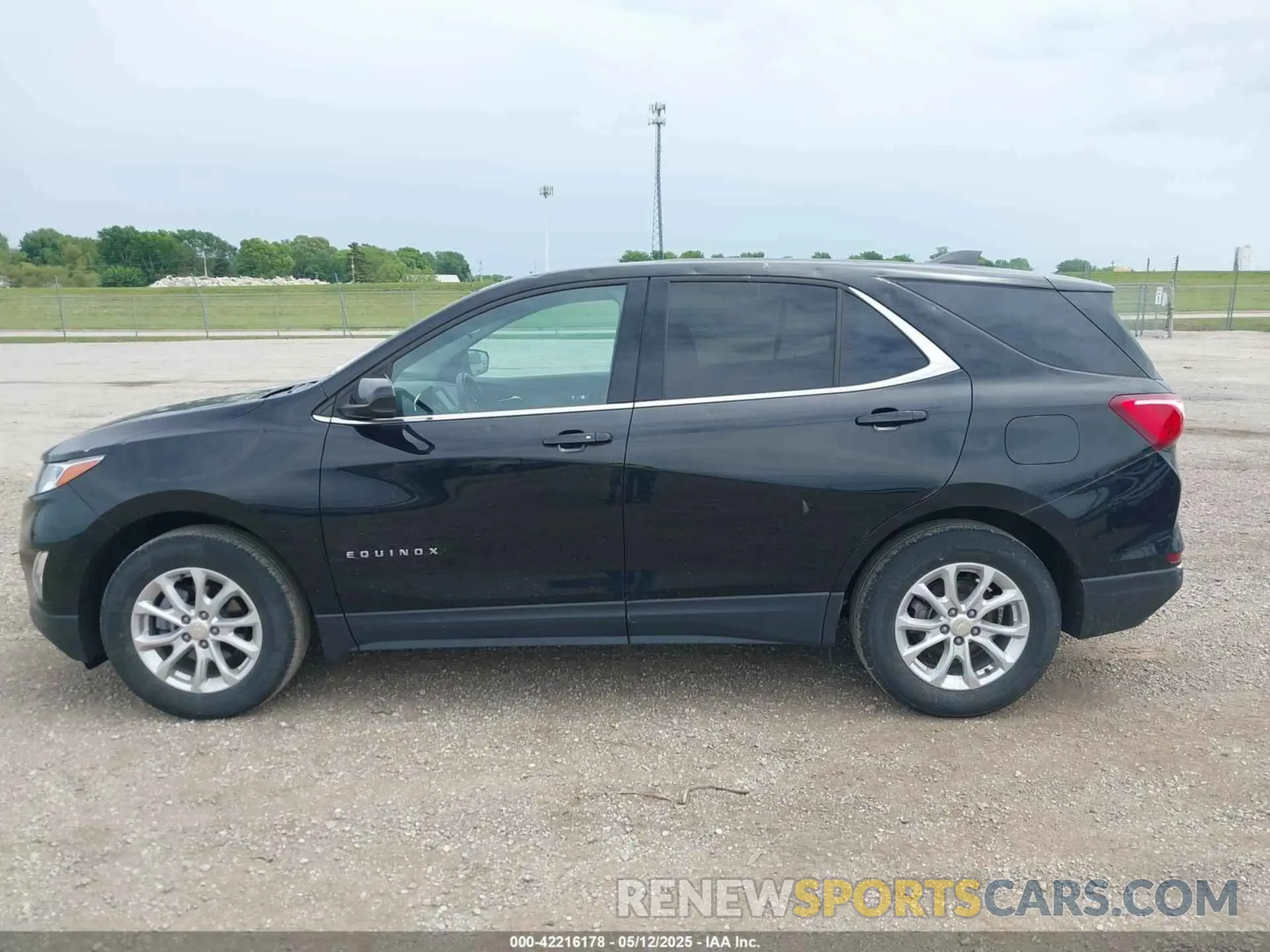 14 Photograph of a damaged car 3GNAXKEV6LL328571 CHEVROLET EQUINOX 2020