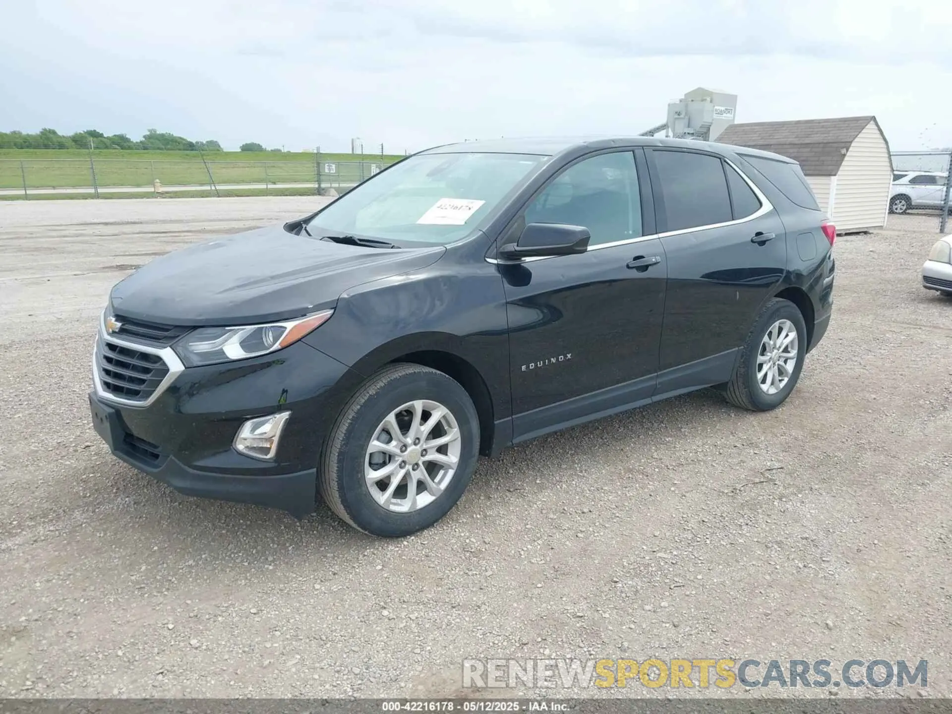 2 Photograph of a damaged car 3GNAXKEV6LL328571 CHEVROLET EQUINOX 2020