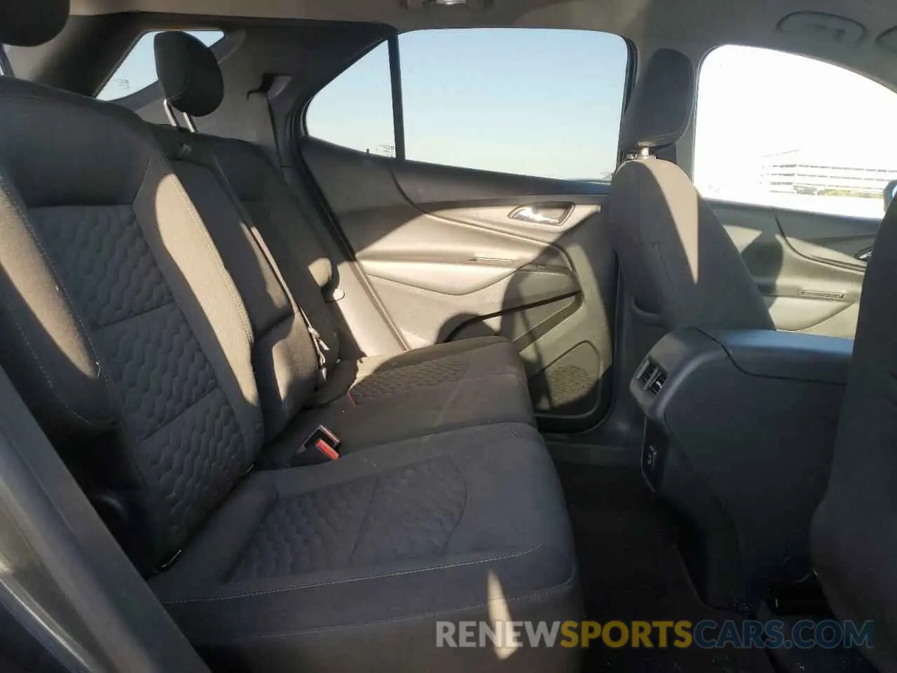 11 Photograph of a damaged car 3GNAXKEV6LS509725 CHEVROLET EQUINOX 2020