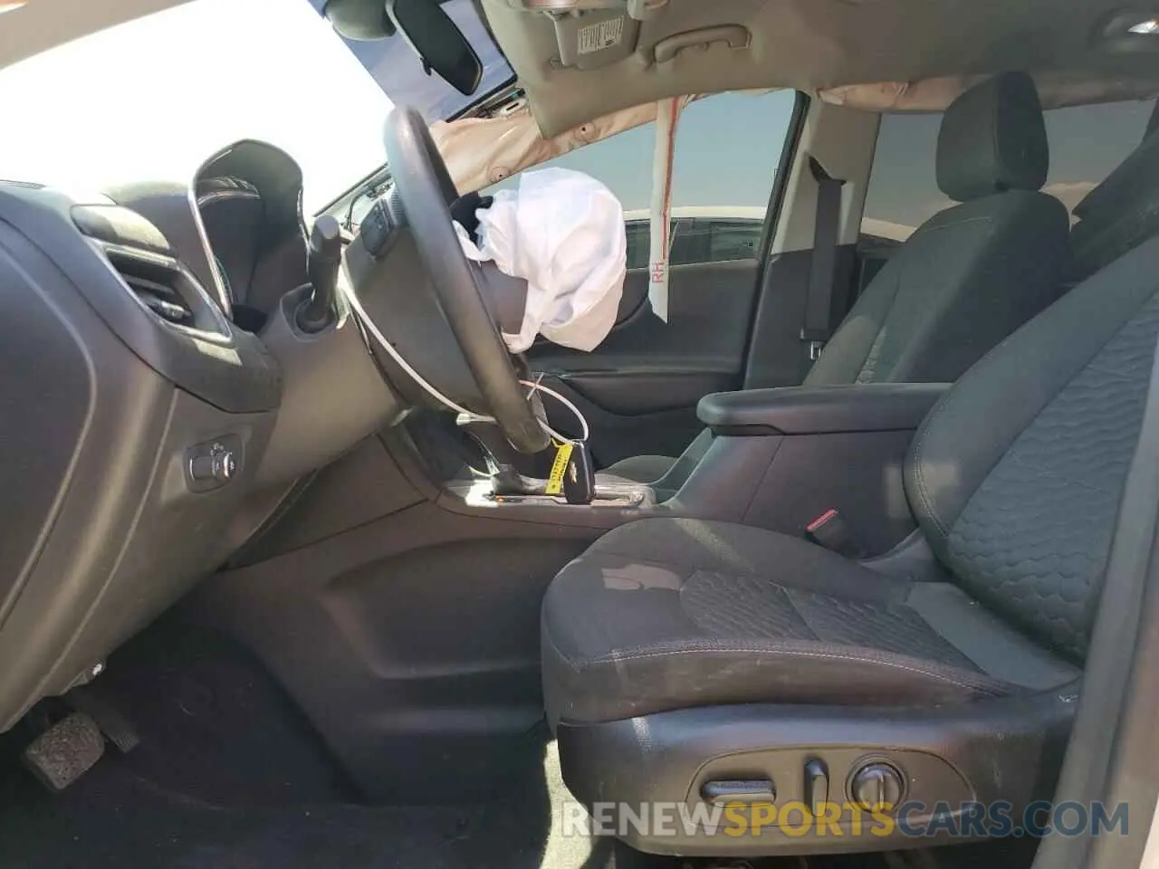 7 Photograph of a damaged car 3GNAXKEV6LS520515 CHEVROLET EQUINOX 2020