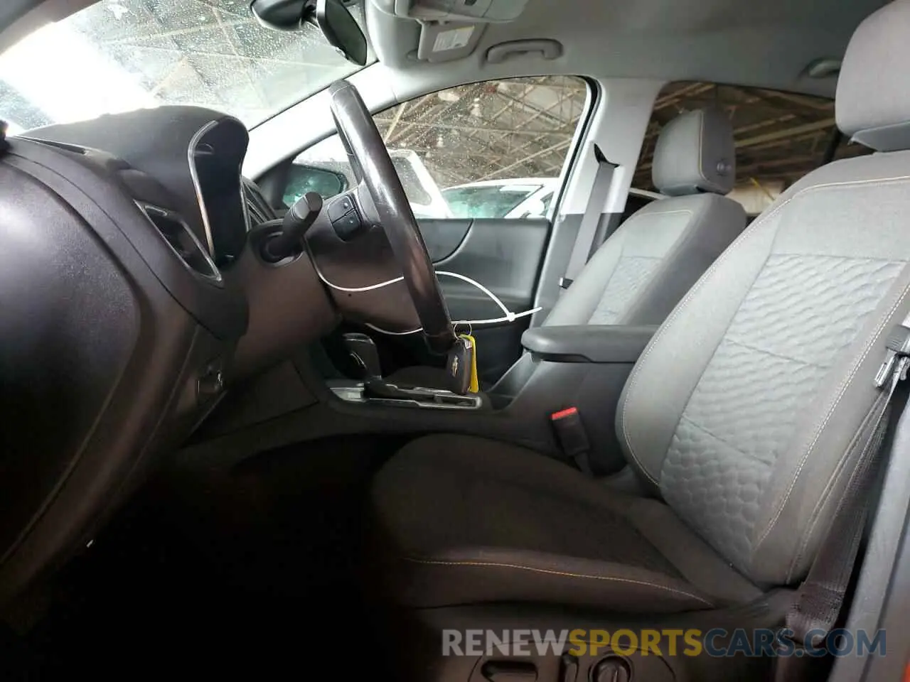 7 Photograph of a damaged car 3GNAXKEV6LS565762 CHEVROLET EQUINOX 2020