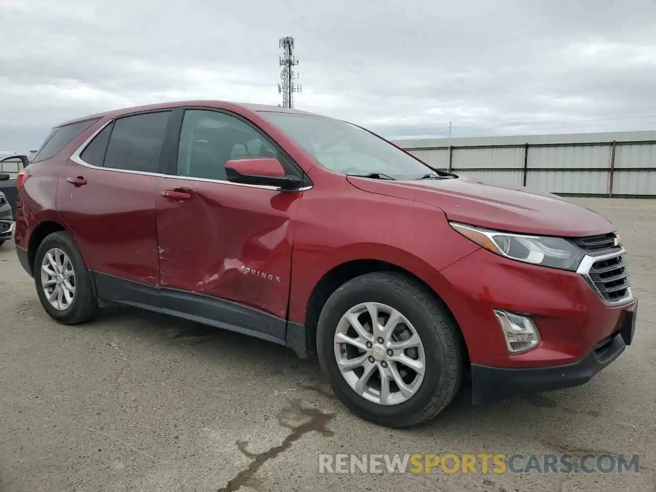 4 Photograph of a damaged car 3GNAXKEV6LS578673 CHEVROLET EQUINOX 2020