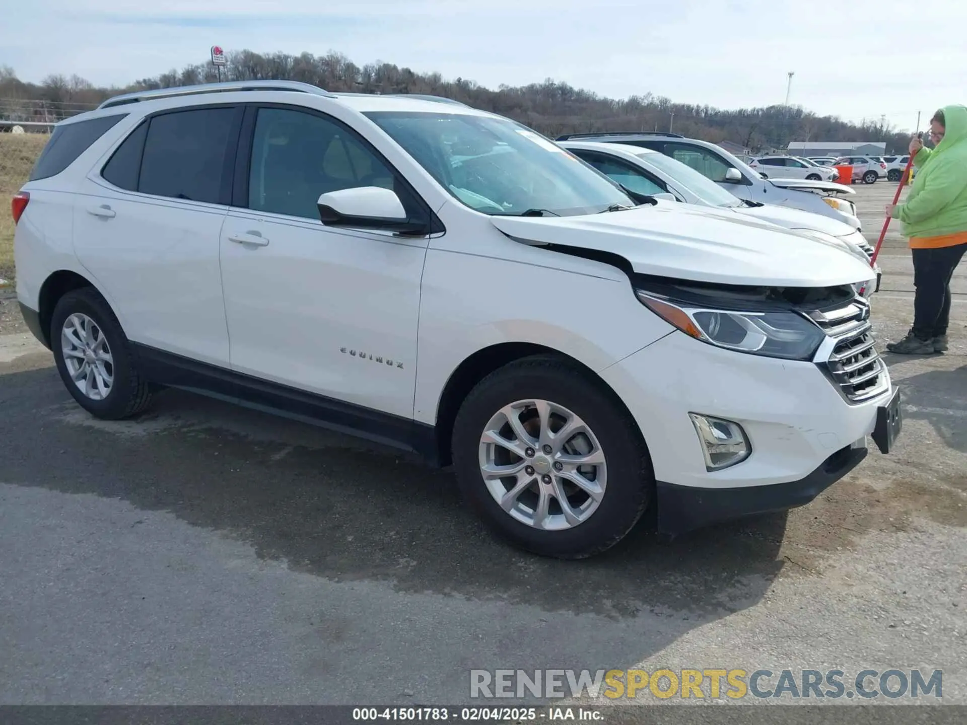 1 Photograph of a damaged car 3GNAXKEV6LS592671 CHEVROLET EQUINOX 2020