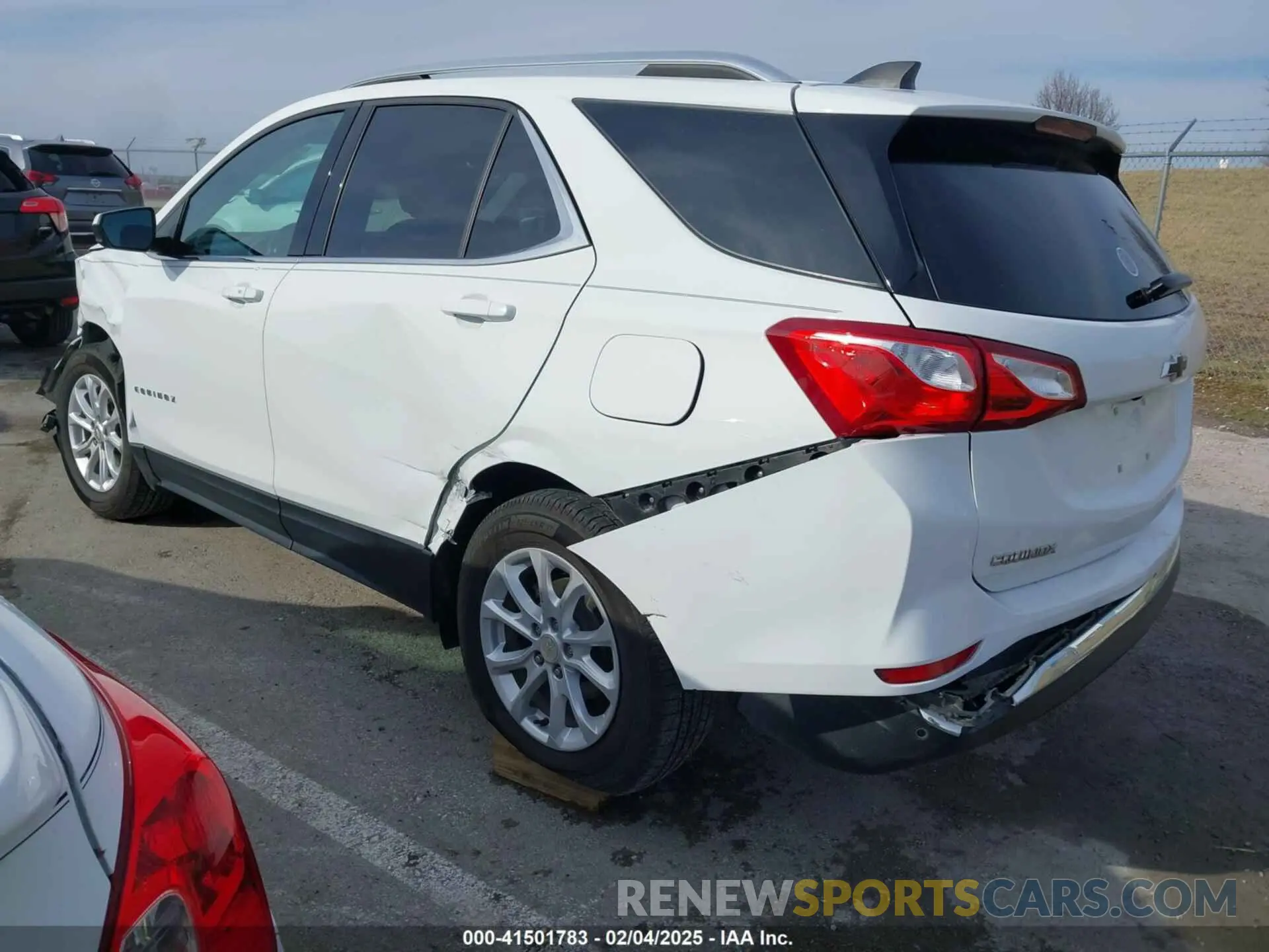 3 Photograph of a damaged car 3GNAXKEV6LS592671 CHEVROLET EQUINOX 2020