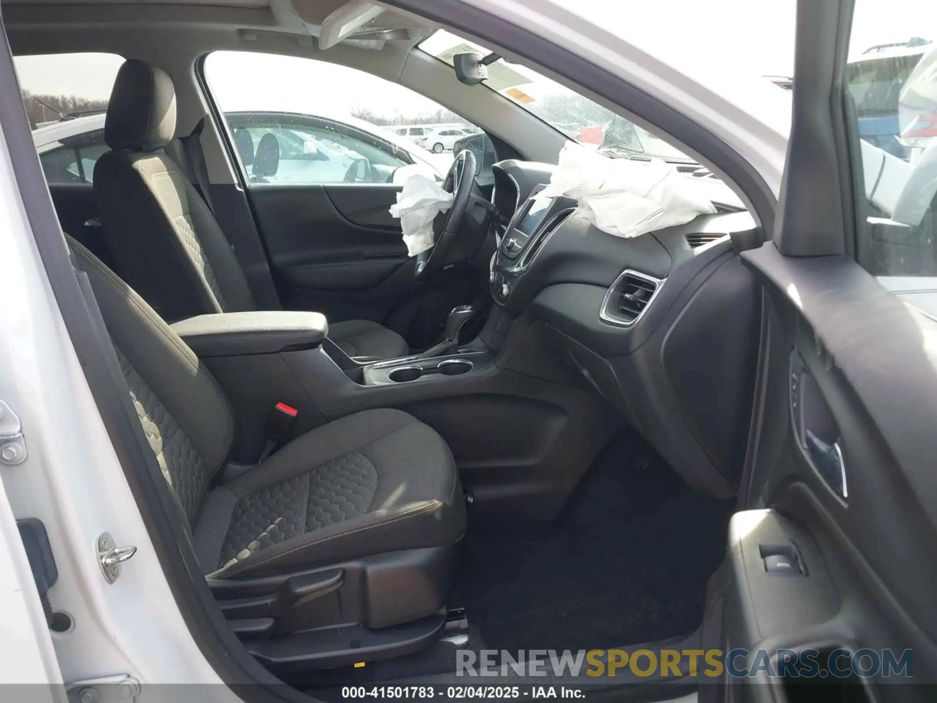 5 Photograph of a damaged car 3GNAXKEV6LS592671 CHEVROLET EQUINOX 2020