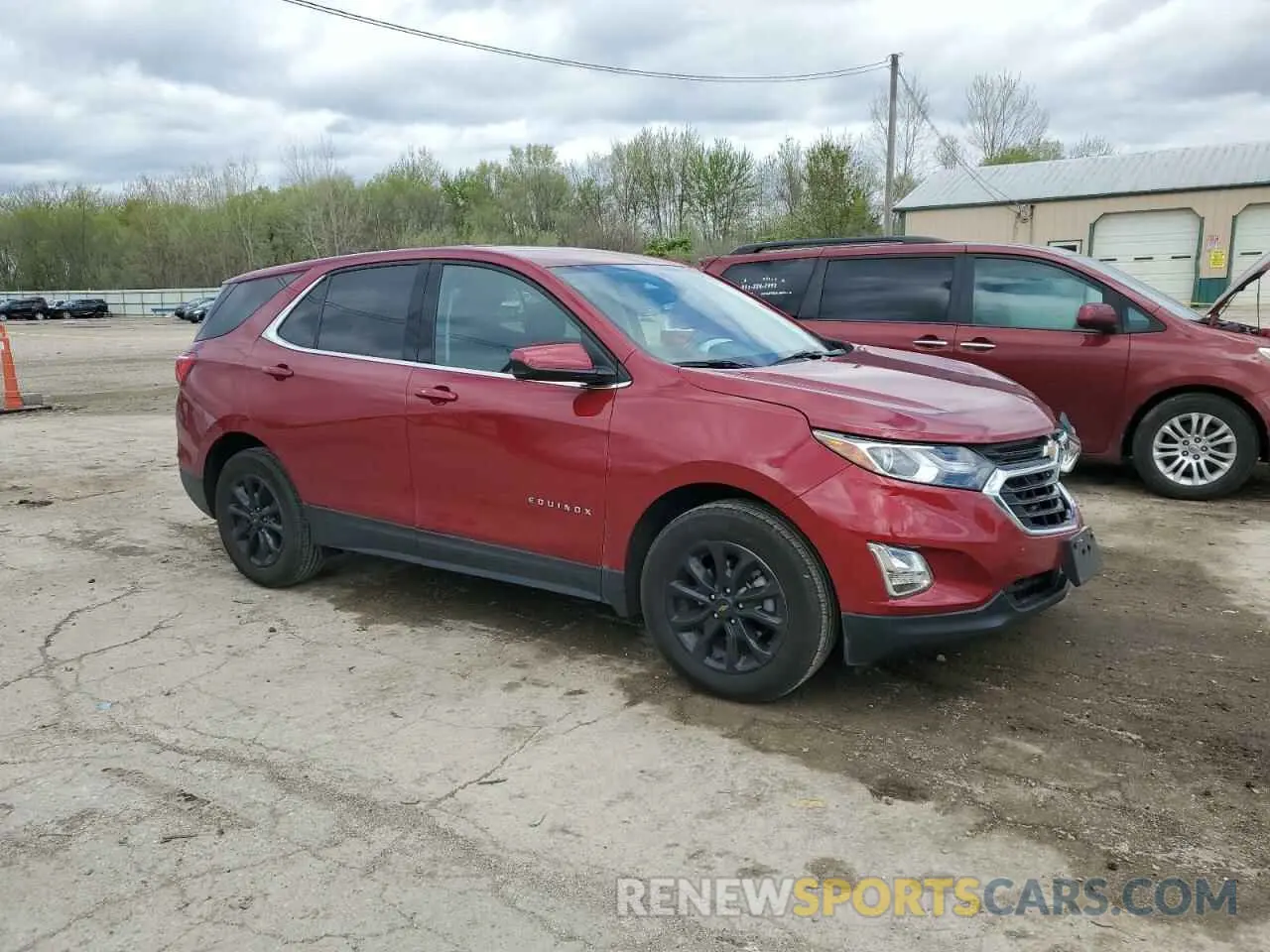 4 Photograph of a damaged car 3GNAXKEV6LS609954 CHEVROLET EQUINOX 2020