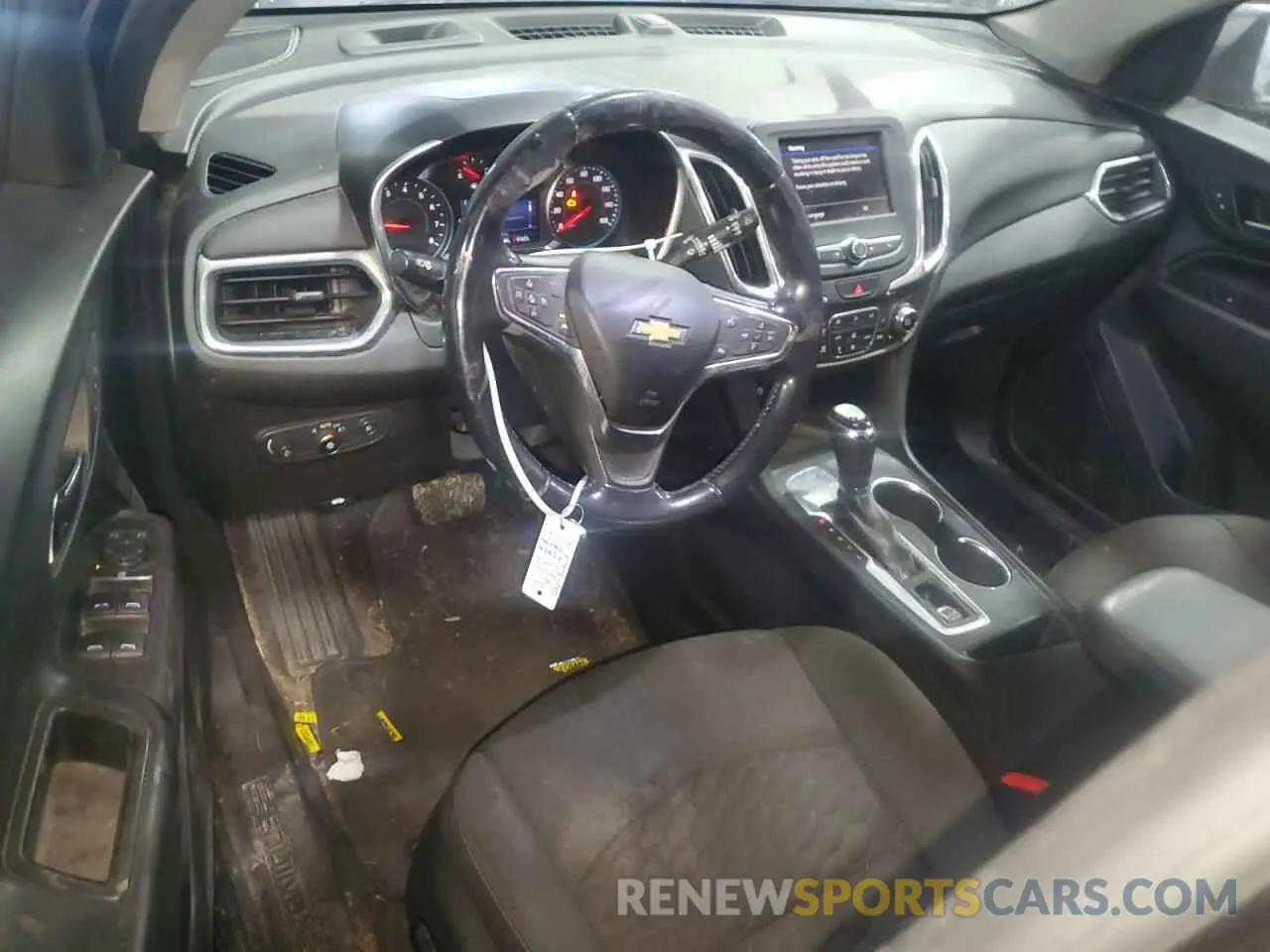 8 Photograph of a damaged car 3GNAXKEV6LS674724 CHEVROLET EQUINOX 2020