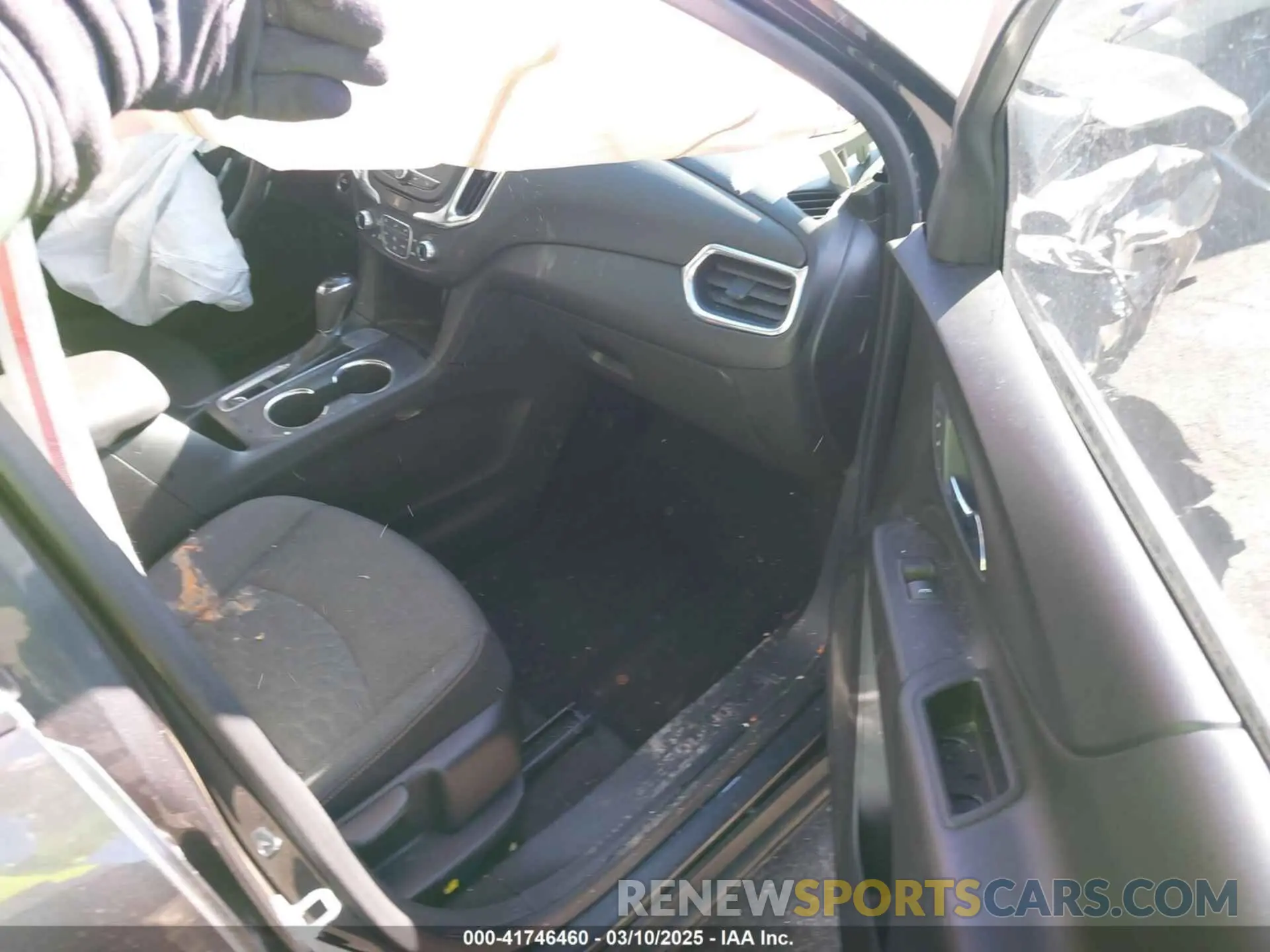 5 Photograph of a damaged car 3GNAXKEV6LS677638 CHEVROLET EQUINOX 2020