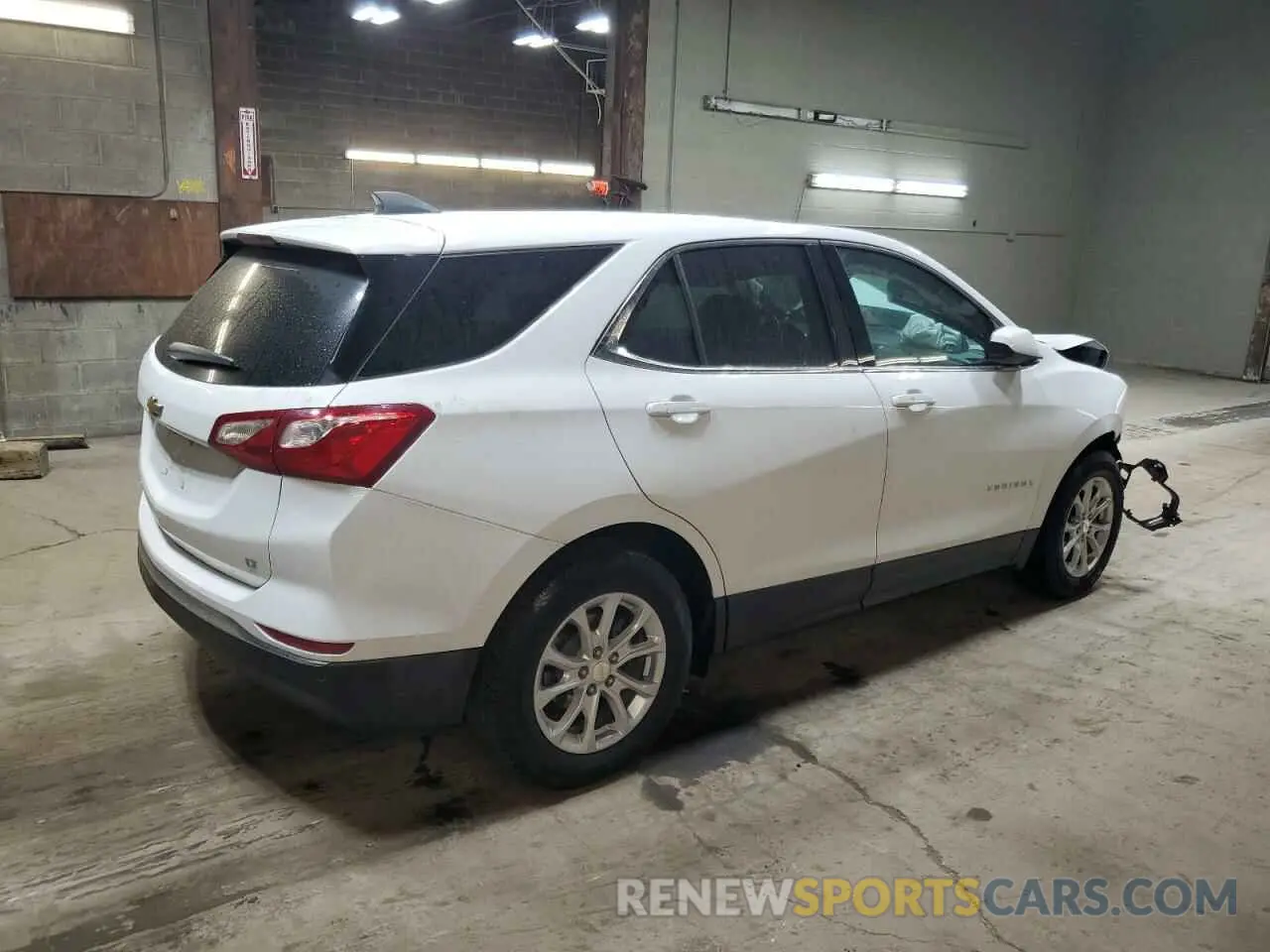 3 Photograph of a damaged car 3GNAXKEV6LS701520 CHEVROLET EQUINOX 2020