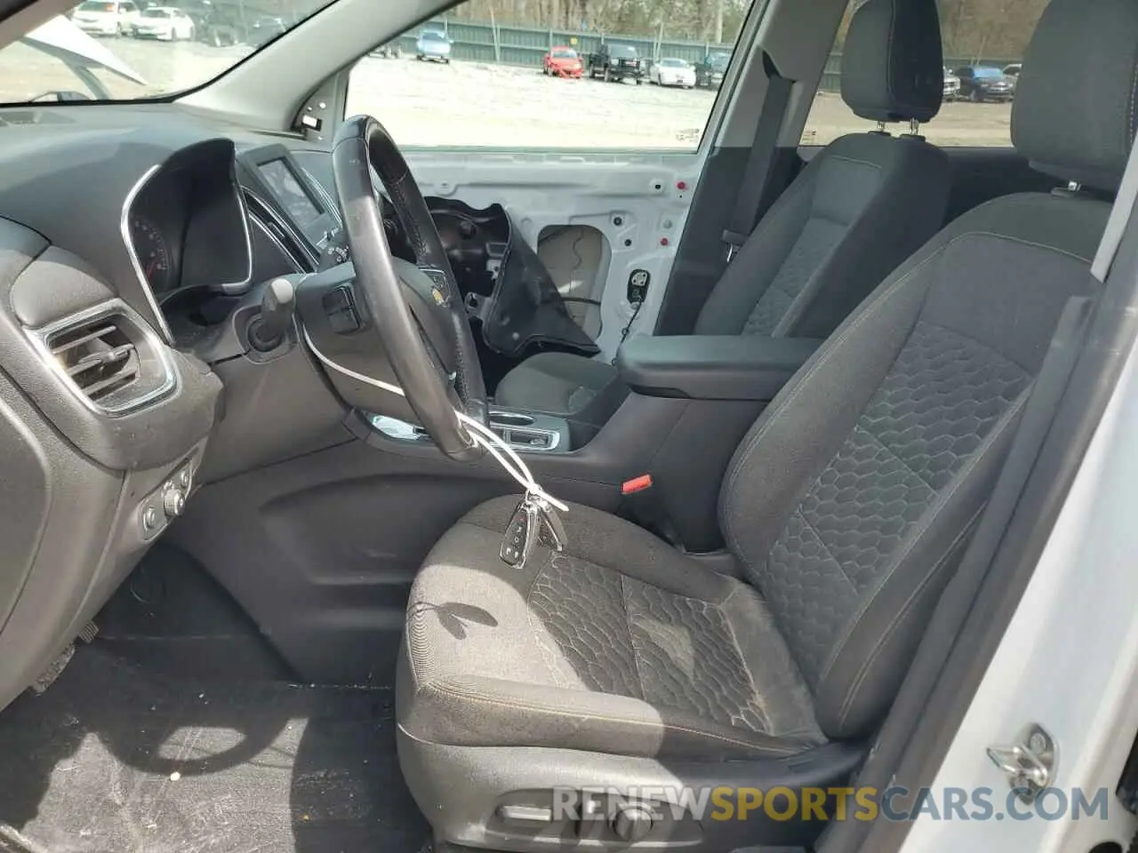 7 Photograph of a damaged car 3GNAXKEV6LS732329 CHEVROLET EQUINOX 2020