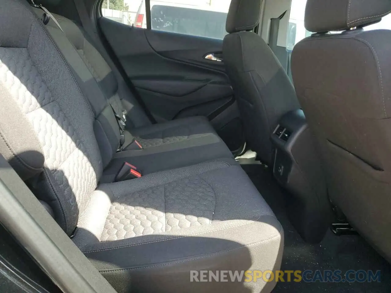 11 Photograph of a damaged car 3GNAXKEV7LL288940 CHEVROLET EQUINOX 2020