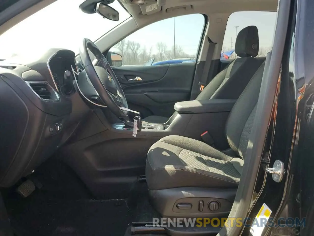 7 Photograph of a damaged car 3GNAXKEV7LL288940 CHEVROLET EQUINOX 2020
