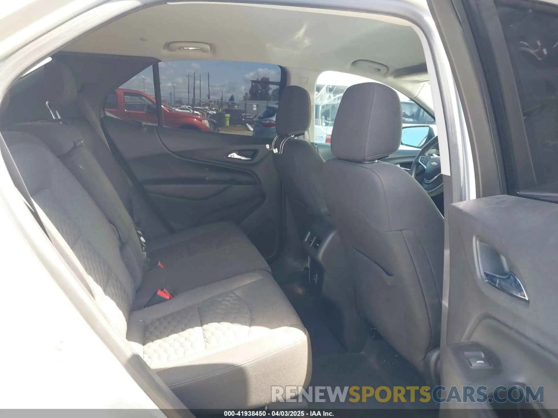 8 Photograph of a damaged car 3GNAXKEV7LS503738 CHEVROLET EQUINOX 2020