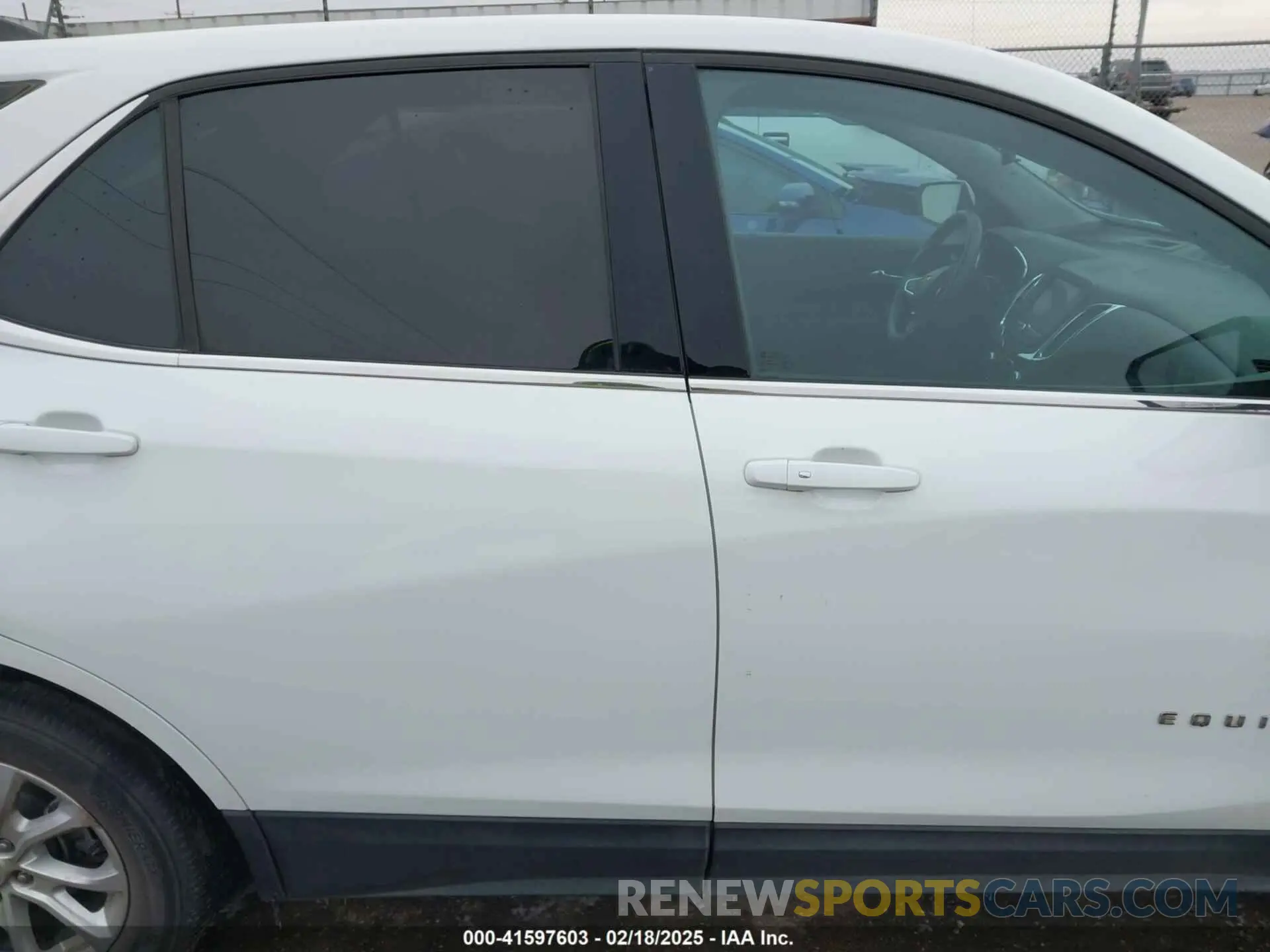 14 Photograph of a damaged car 3GNAXKEV7LS515582 CHEVROLET EQUINOX 2020