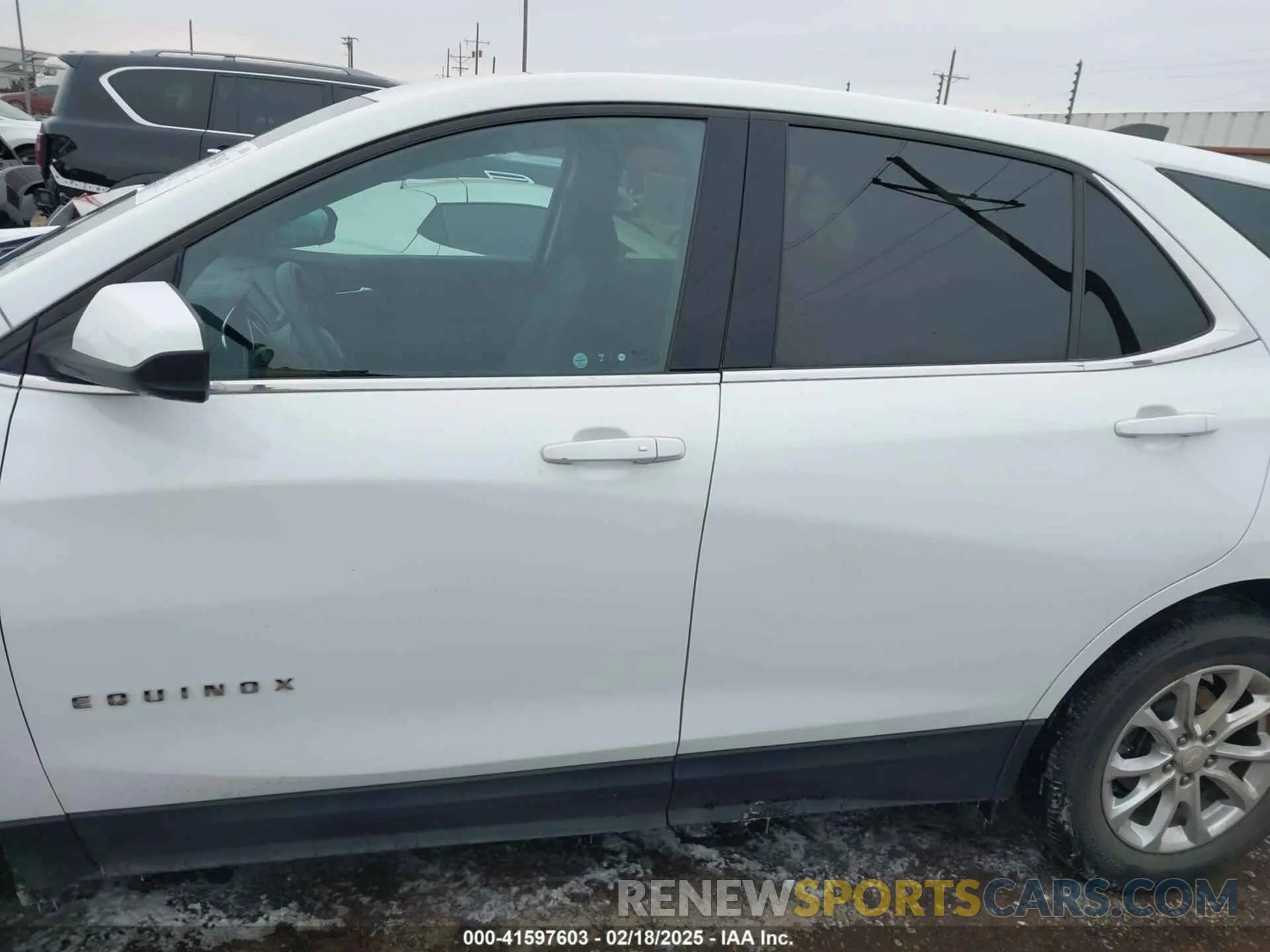 15 Photograph of a damaged car 3GNAXKEV7LS515582 CHEVROLET EQUINOX 2020