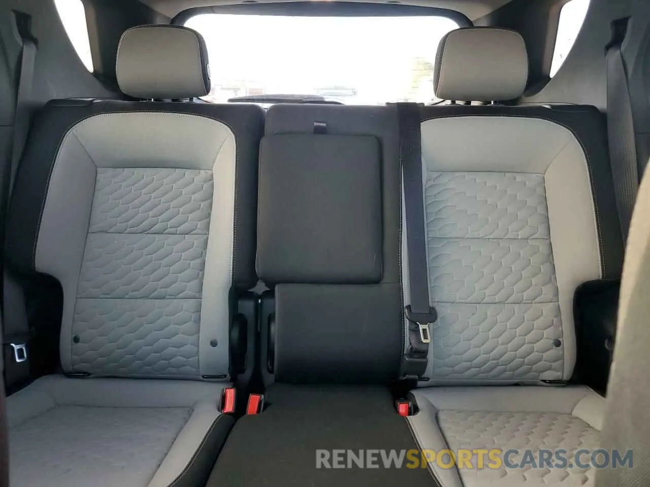 10 Photograph of a damaged car 3GNAXKEV7LS592176 CHEVROLET EQUINOX 2020