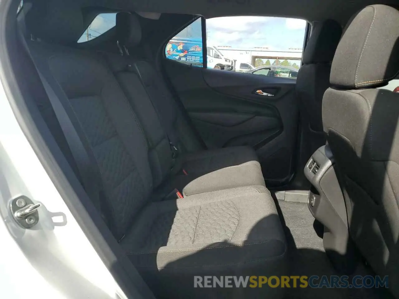 10 Photograph of a damaged car 3GNAXKEV7LS713448 CHEVROLET EQUINOX 2020