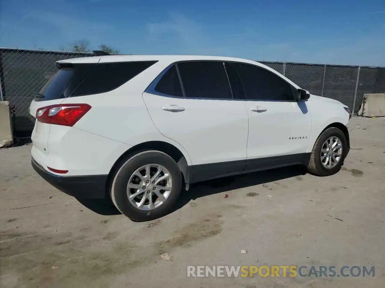 3 Photograph of a damaged car 3GNAXKEV7LS717919 CHEVROLET EQUINOX 2020