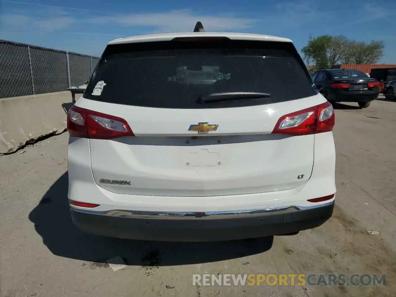 6 Photograph of a damaged car 3GNAXKEV7LS717919 CHEVROLET EQUINOX 2020