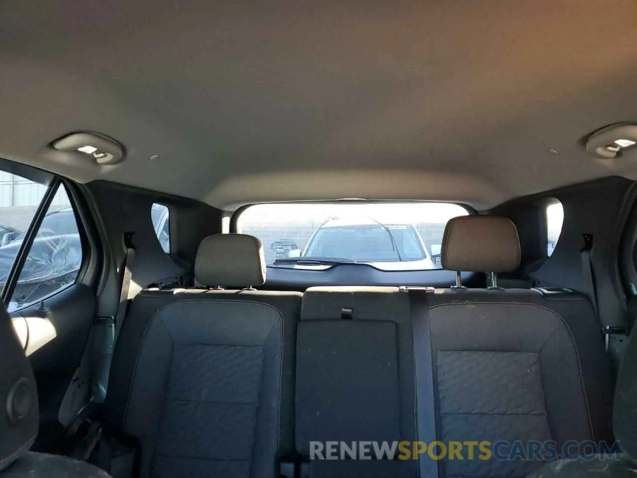 10 Photograph of a damaged car 3GNAXKEV8LL280653 CHEVROLET EQUINOX 2020