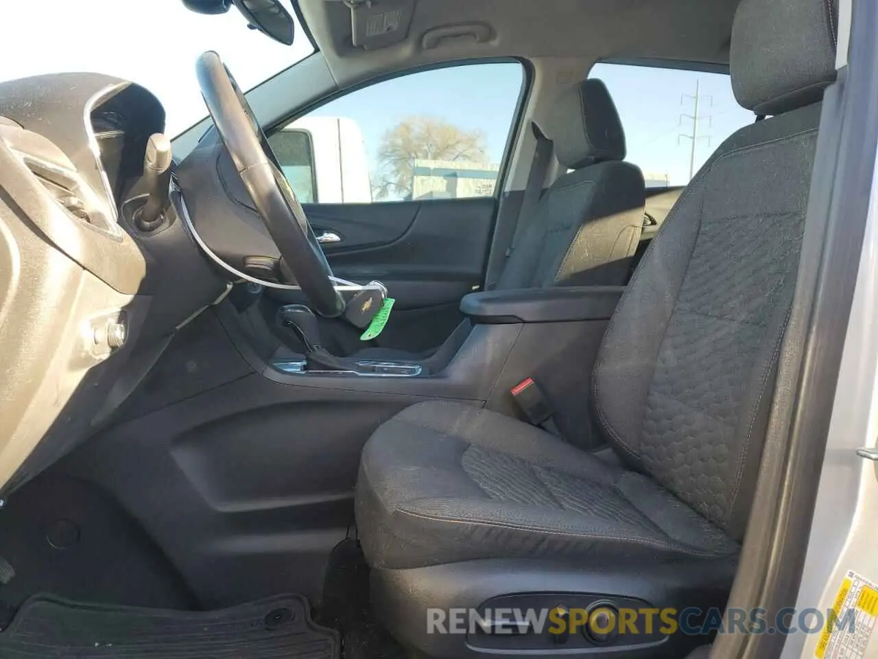 7 Photograph of a damaged car 3GNAXKEV8LL280653 CHEVROLET EQUINOX 2020