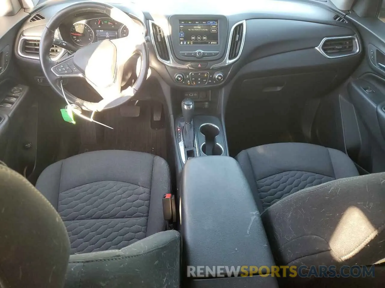 8 Photograph of a damaged car 3GNAXKEV8LL280653 CHEVROLET EQUINOX 2020