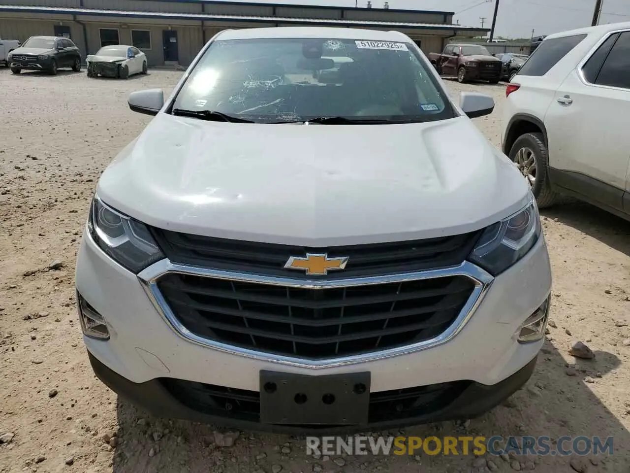 5 Photograph of a damaged car 3GNAXKEV8LL283178 CHEVROLET EQUINOX 2020