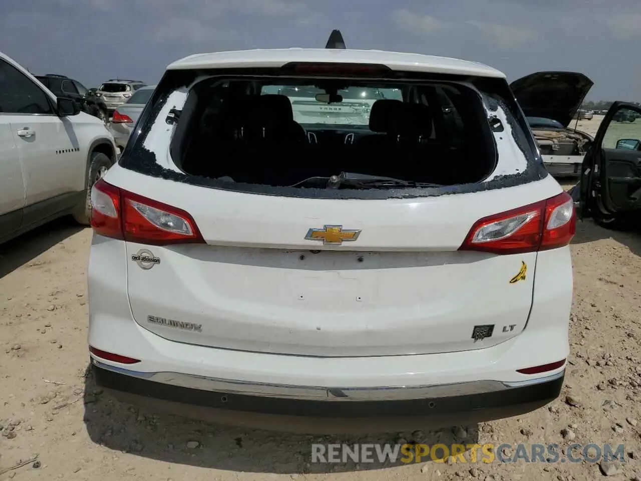 6 Photograph of a damaged car 3GNAXKEV8LL283178 CHEVROLET EQUINOX 2020