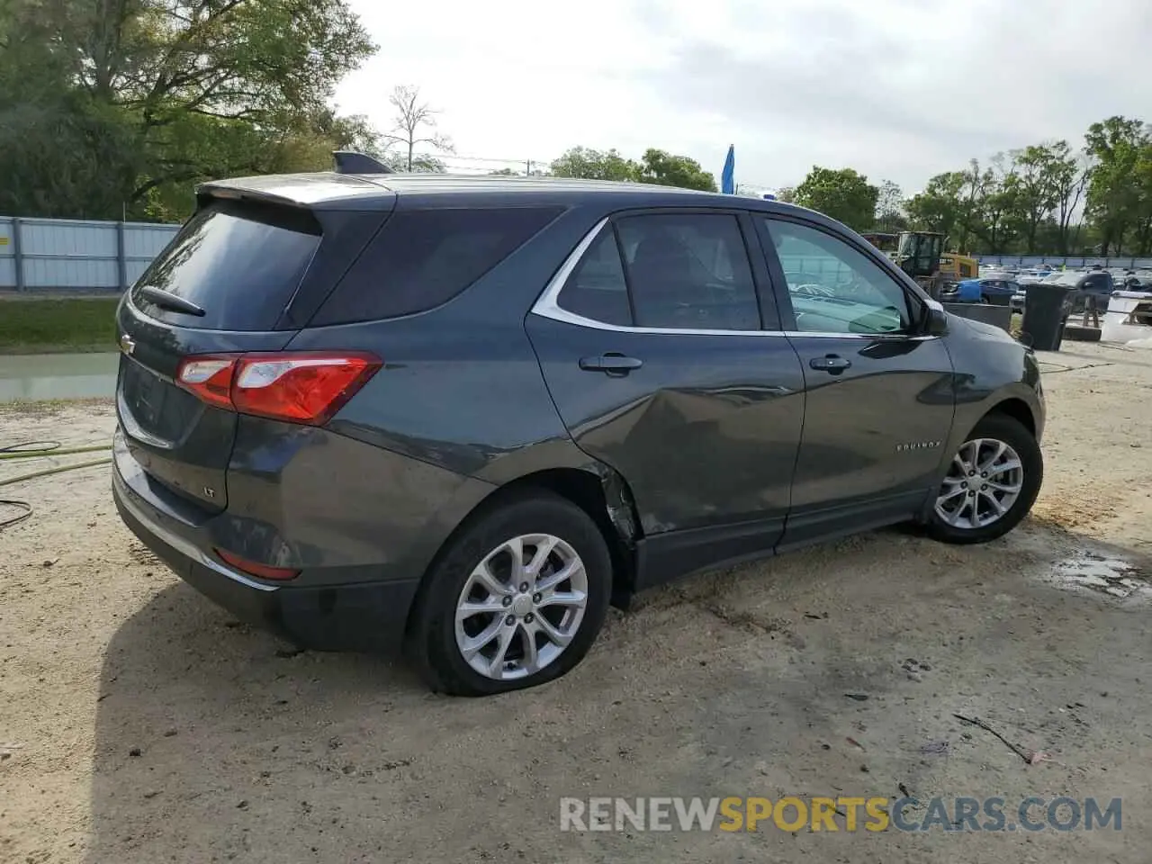 3 Photograph of a damaged car 3GNAXKEV8LS515364 CHEVROLET EQUINOX 2020