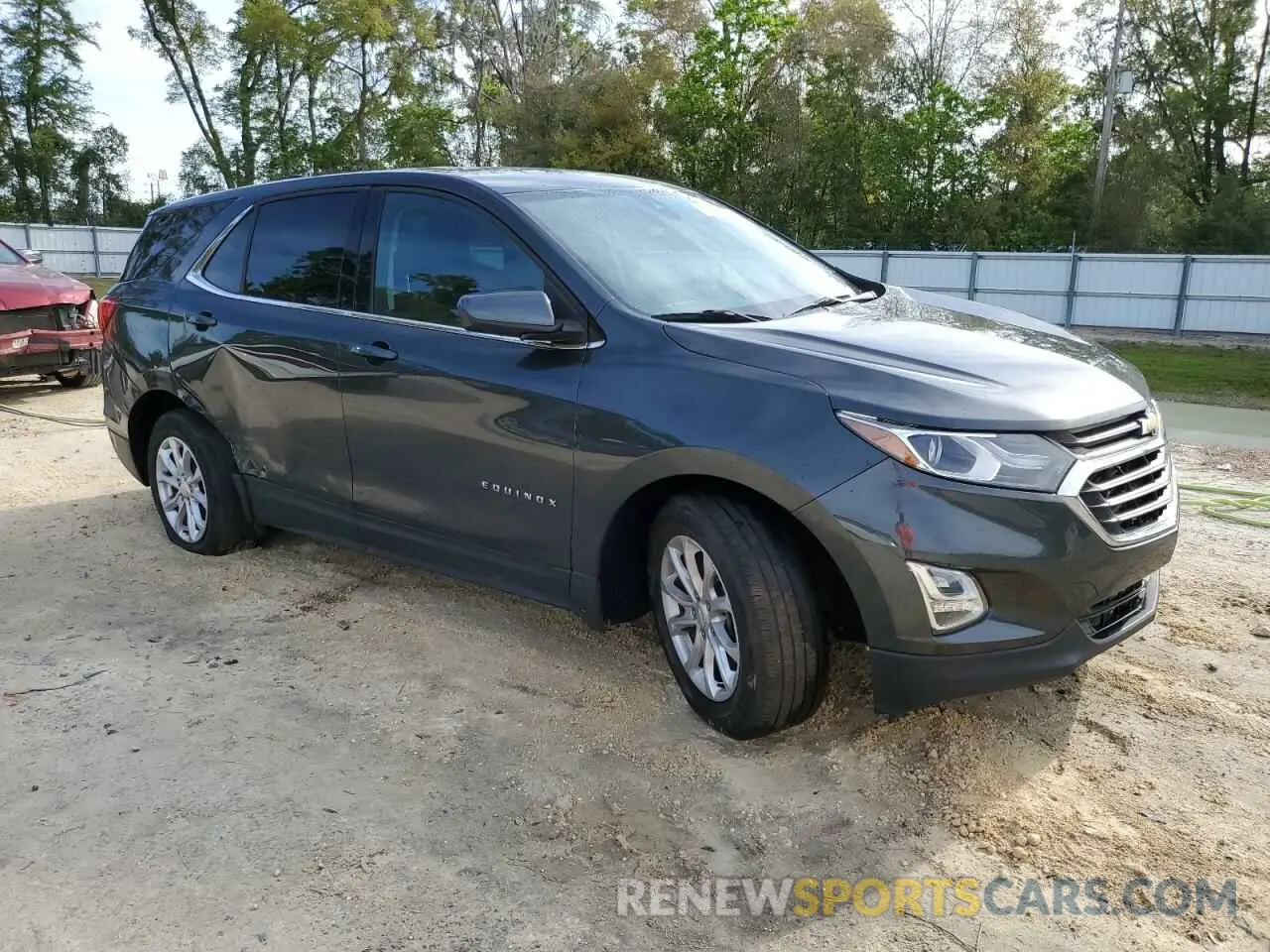 4 Photograph of a damaged car 3GNAXKEV8LS515364 CHEVROLET EQUINOX 2020