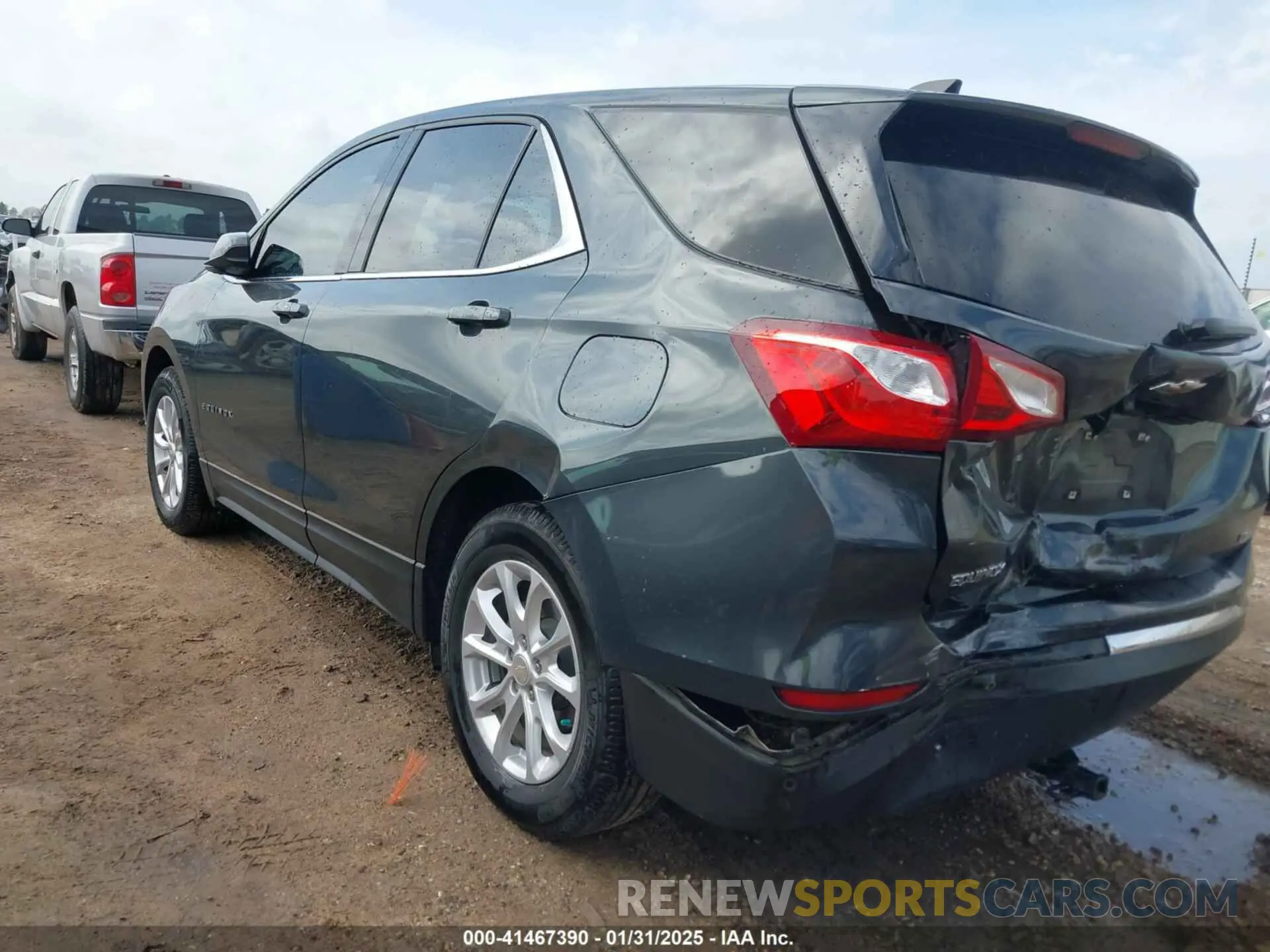3 Photograph of a damaged car 3GNAXKEV8LS535971 CHEVROLET EQUINOX 2020