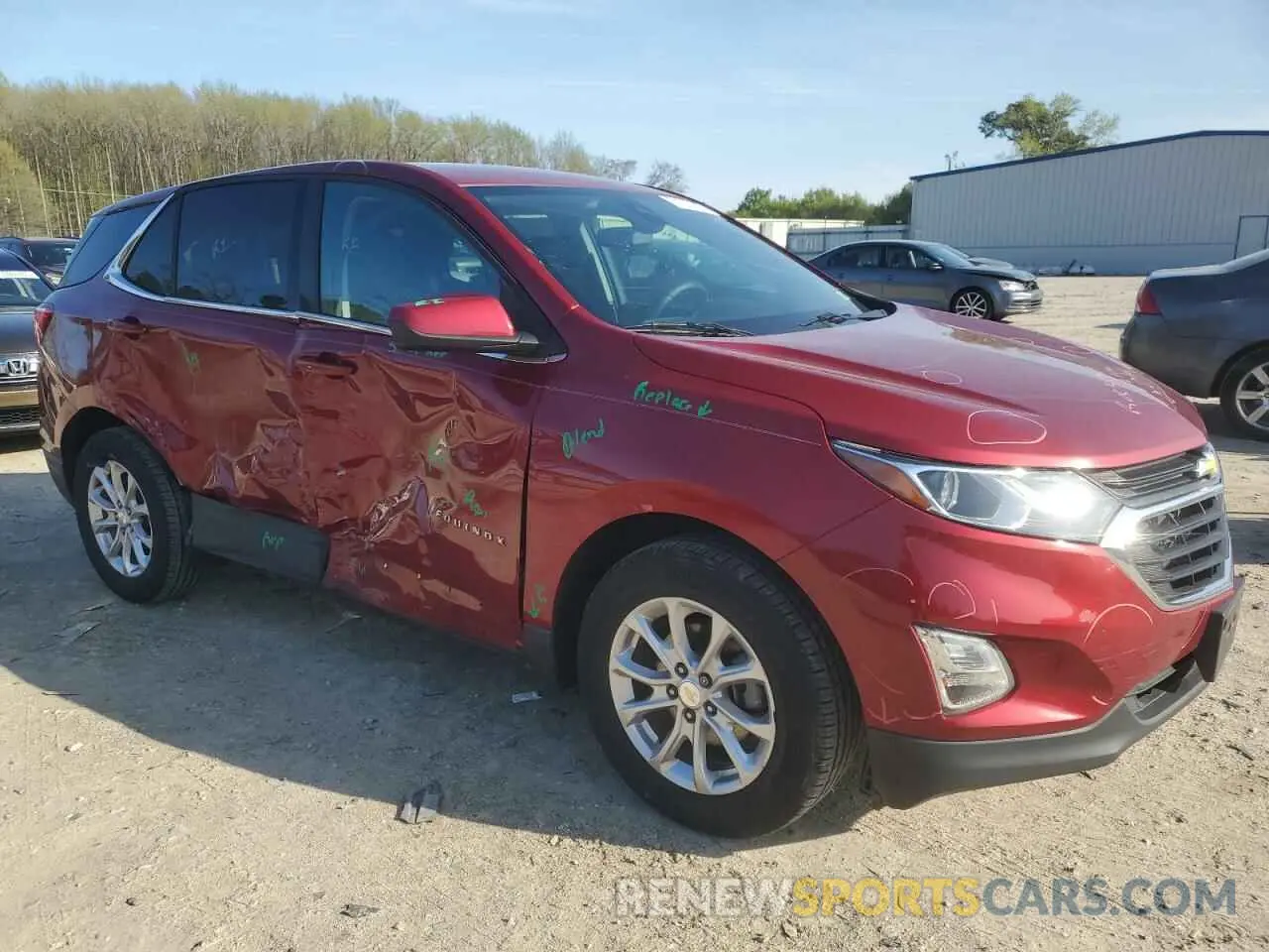 4 Photograph of a damaged car 3GNAXKEV8LS540166 CHEVROLET EQUINOX 2020