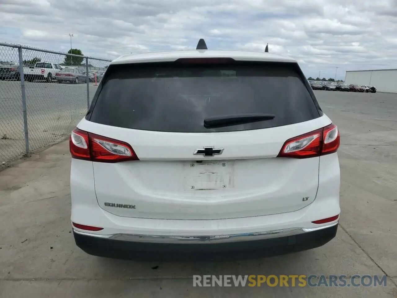 6 Photograph of a damaged car 3GNAXKEV8LS574222 CHEVROLET EQUINOX 2020