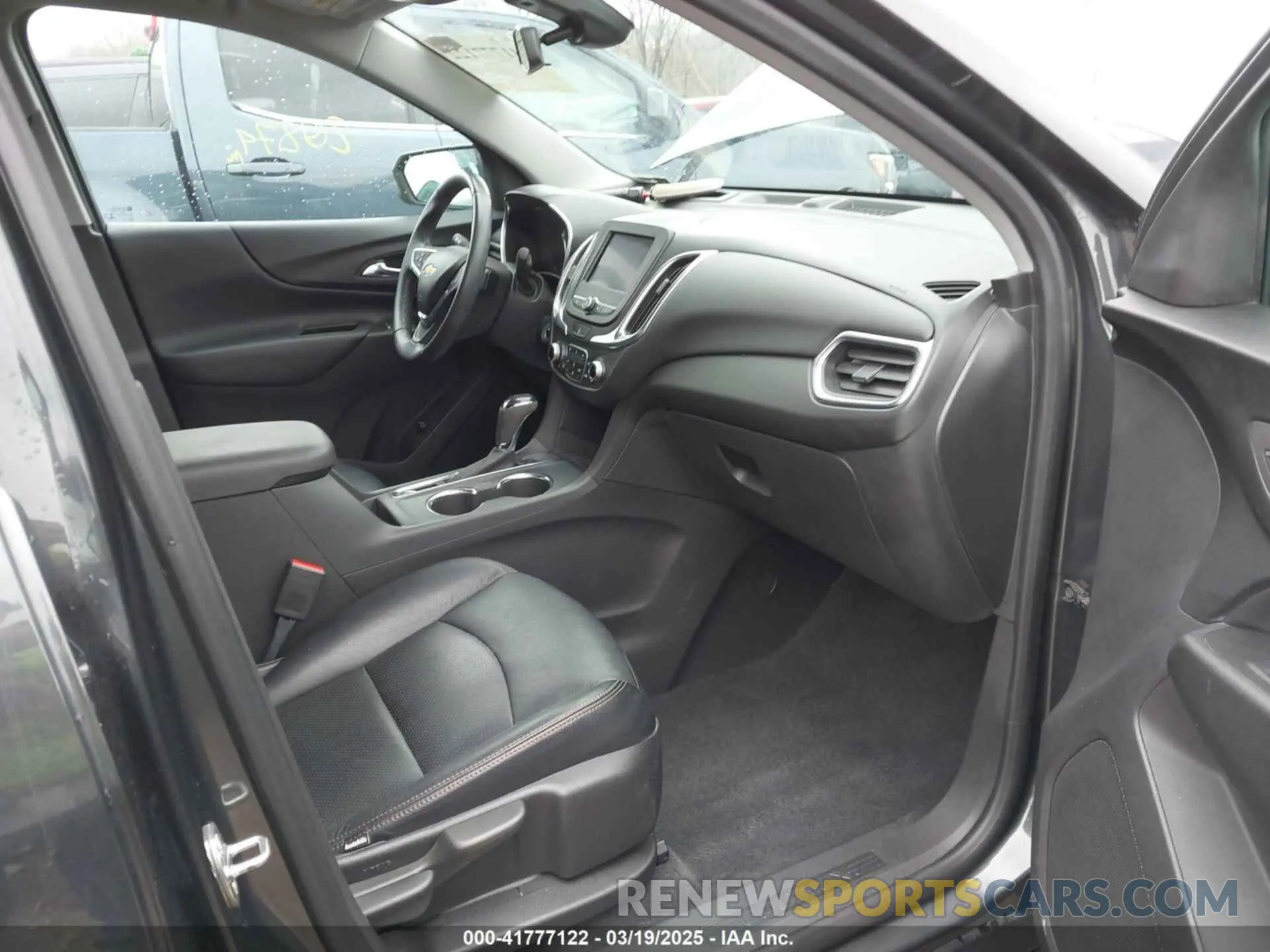 5 Photograph of a damaged car 3GNAXKEV8LS602469 CHEVROLET EQUINOX 2020