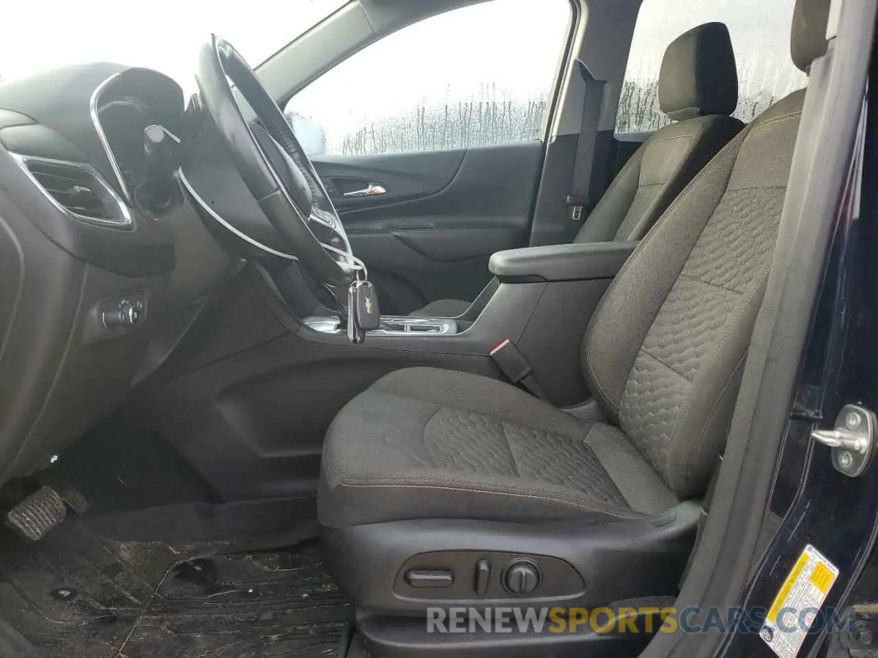 7 Photograph of a damaged car 3GNAXKEV8LS640168 CHEVROLET EQUINOX 2020