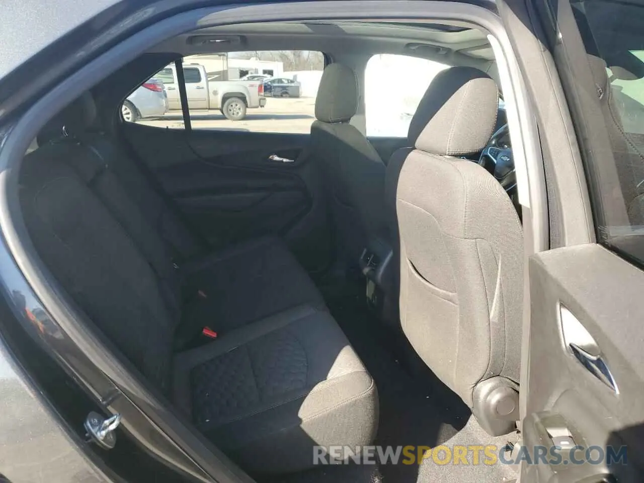 11 Photograph of a damaged car 3GNAXKEV8LS661490 CHEVROLET EQUINOX 2020