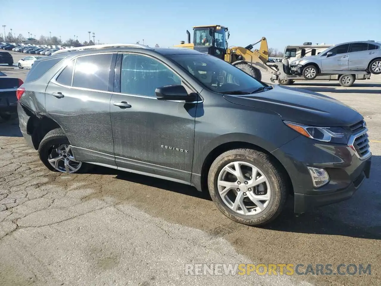 4 Photograph of a damaged car 3GNAXKEV8LS661490 CHEVROLET EQUINOX 2020