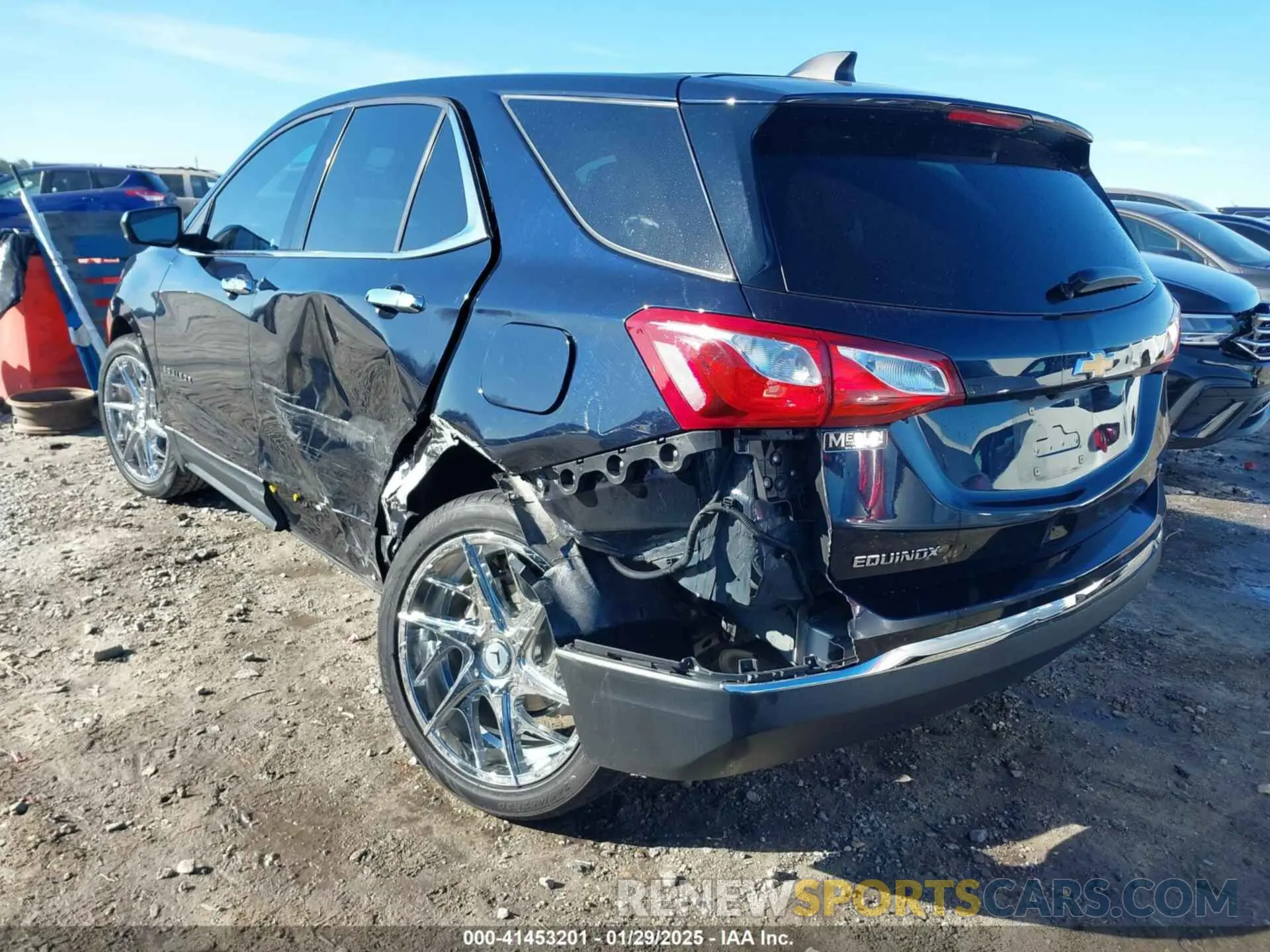 3 Photograph of a damaged car 3GNAXKEV8LS679097 CHEVROLET EQUINOX 2020