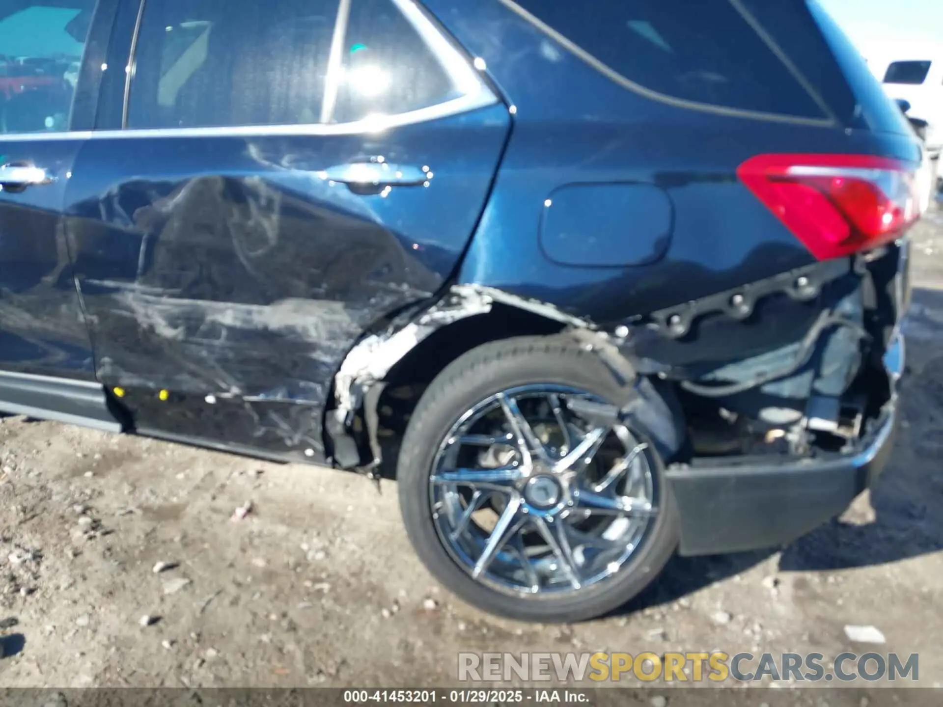 6 Photograph of a damaged car 3GNAXKEV8LS679097 CHEVROLET EQUINOX 2020
