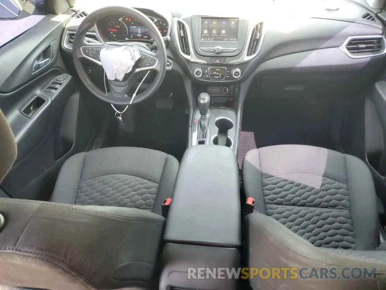 8 Photograph of a damaged car 3GNAXKEV8LS683537 CHEVROLET EQUINOX 2020