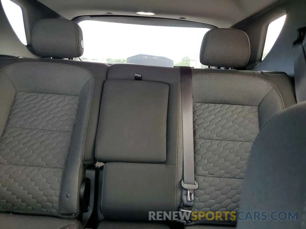 10 Photograph of a damaged car 3GNAXKEV8LS707142 CHEVROLET EQUINOX 2020