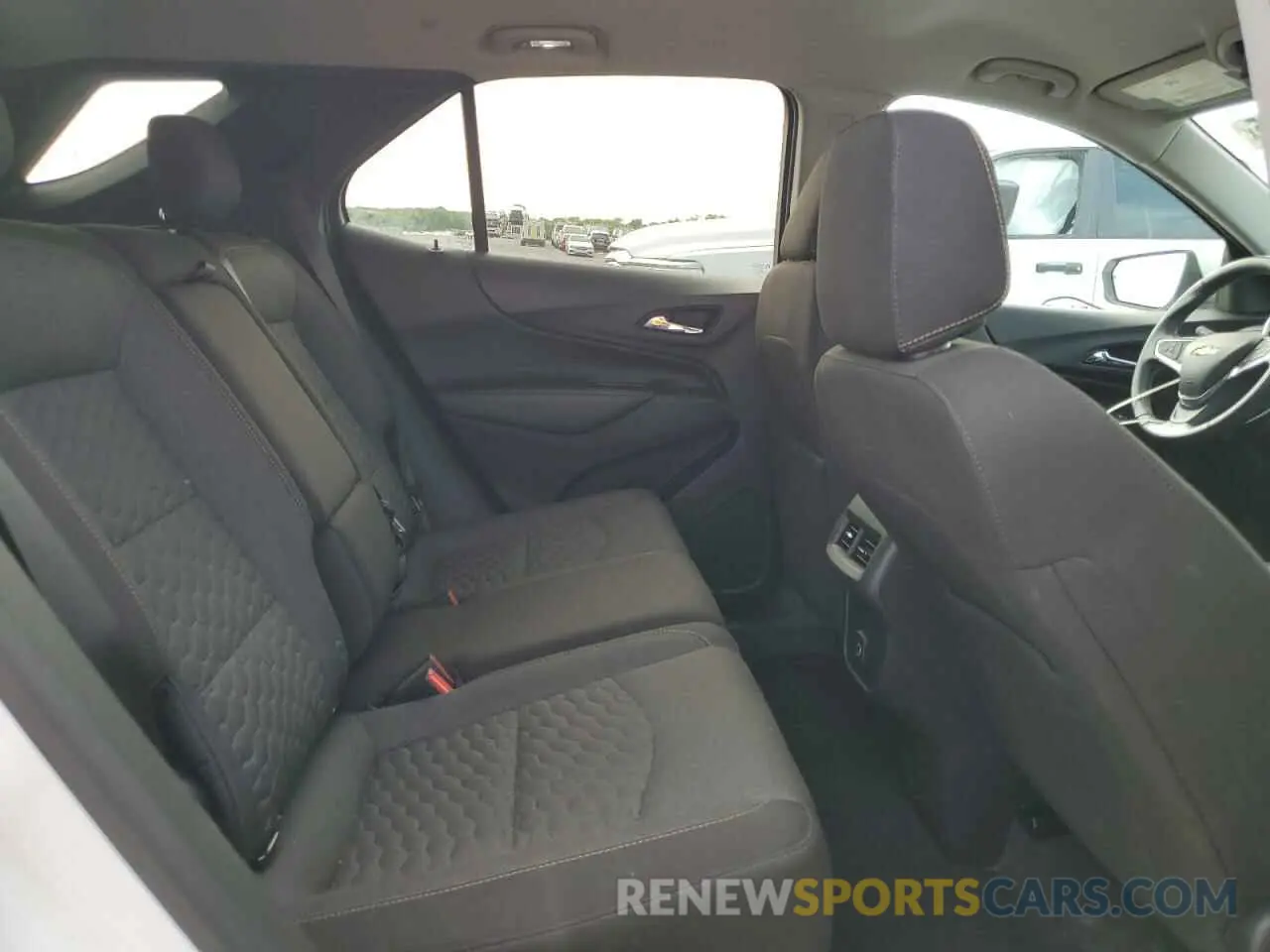 11 Photograph of a damaged car 3GNAXKEV8LS707142 CHEVROLET EQUINOX 2020