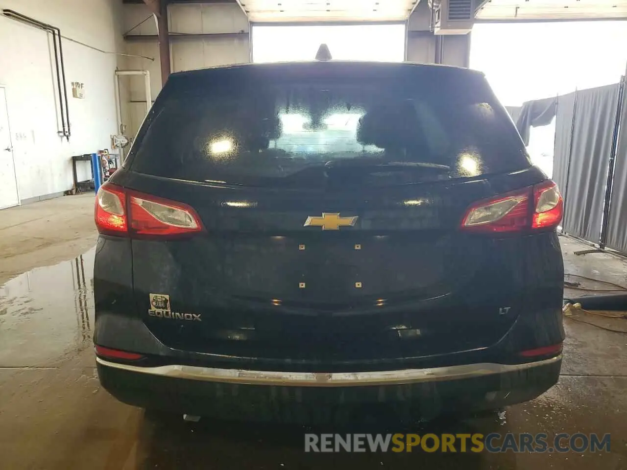 6 Photograph of a damaged car 3GNAXKEV8LS710512 CHEVROLET EQUINOX 2020
