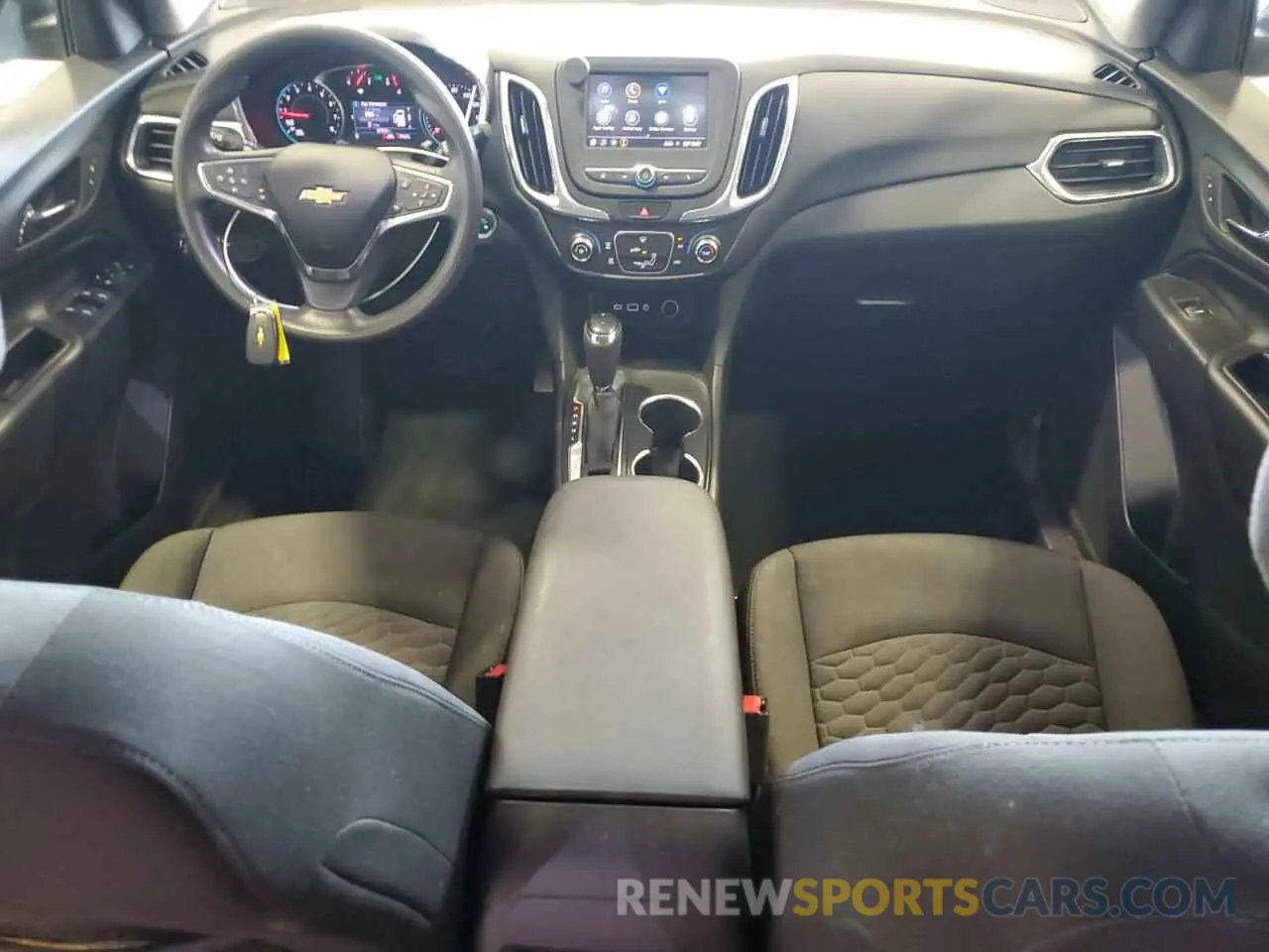 8 Photograph of a damaged car 3GNAXKEV8LS710512 CHEVROLET EQUINOX 2020
