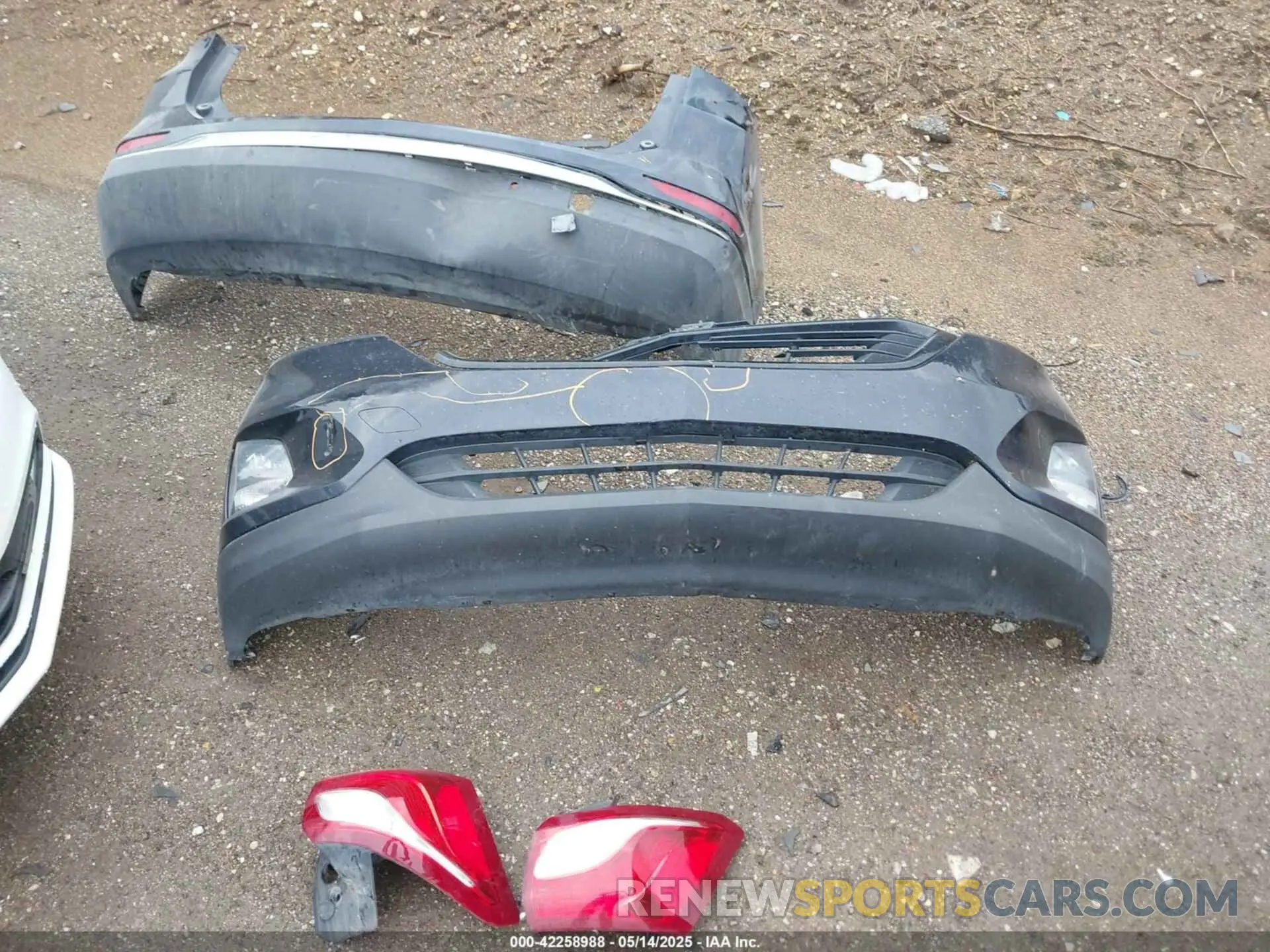 12 Photograph of a damaged car 3GNAXKEV8LS735376 CHEVROLET EQUINOX 2020